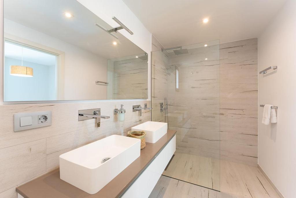 Villa Mit Pool Los Lagos 16 ซาโลเบร ภายนอก รูปภาพ